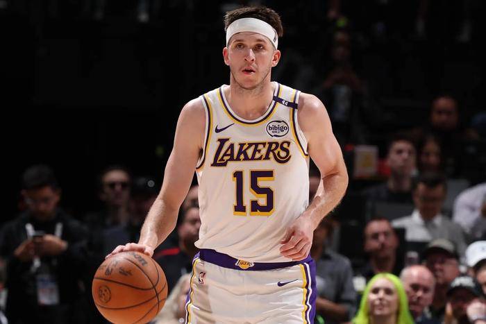 PG电子官方-湖人队核心球员低迷状态结束，重回巅峰