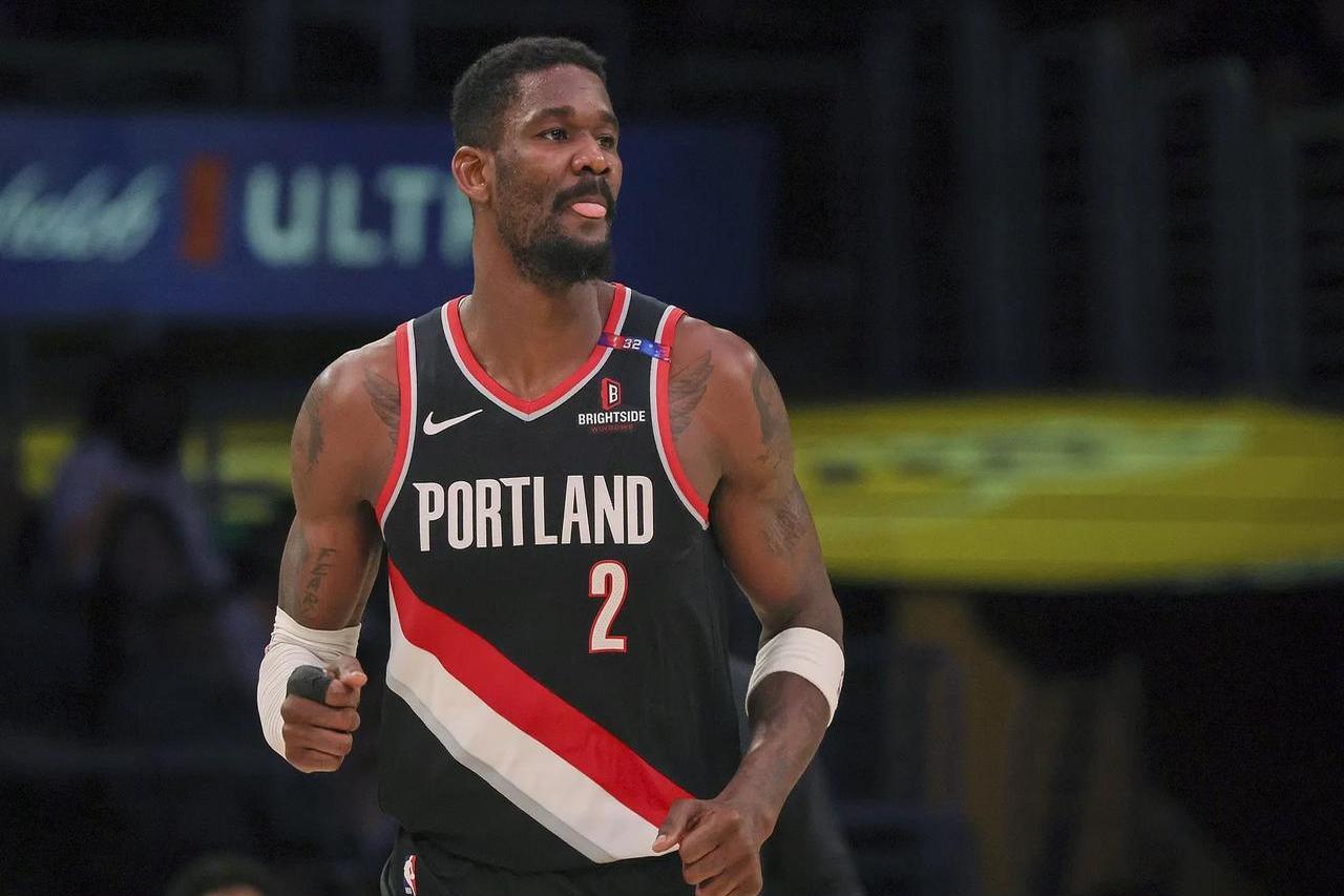 PG电子游戏-开拓者客场大胜步行者，霸气登顶西部的简单介绍