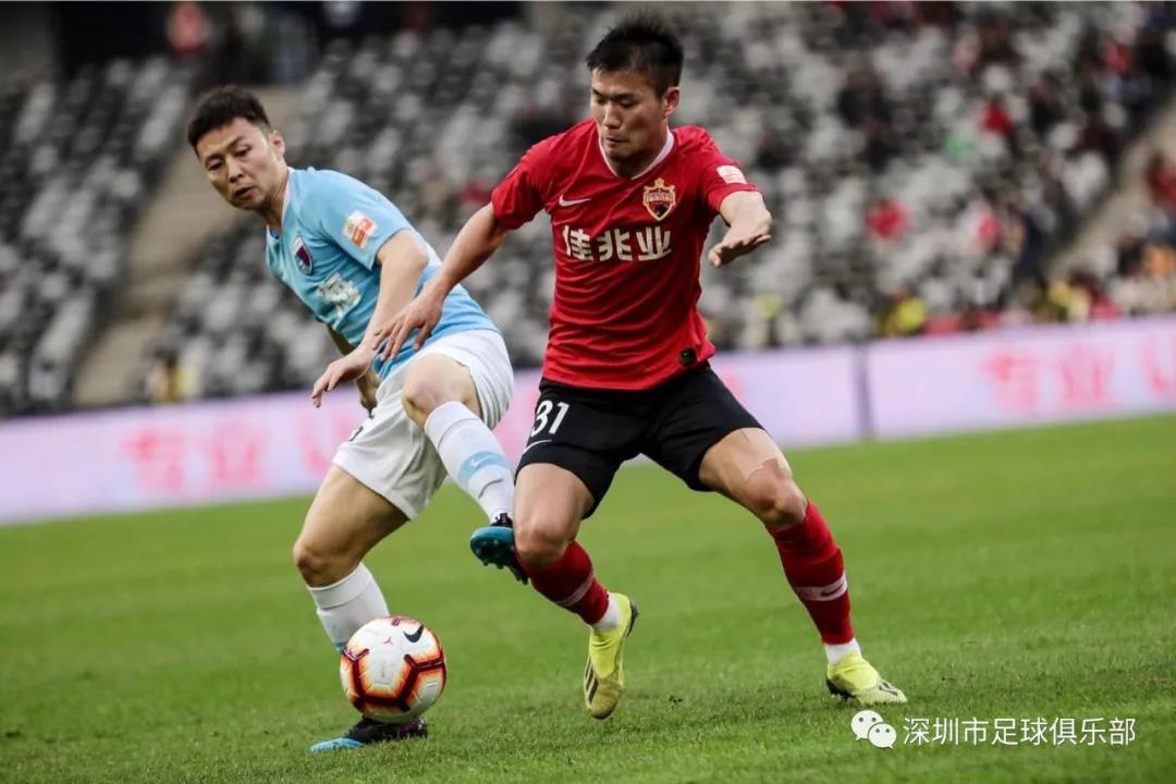 包含深圳佳兆业客场逆转获胜，排名不断攀升的词条