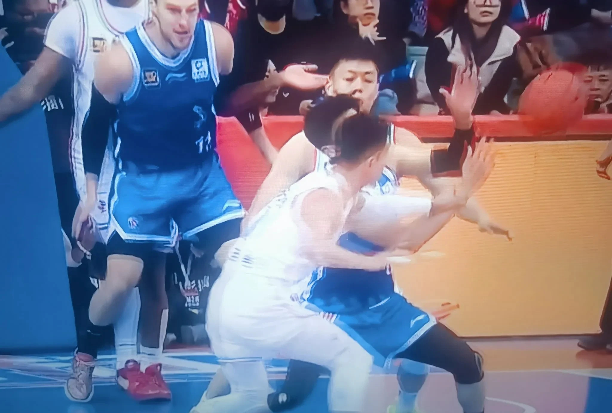 PG电子官方-山东队在比赛中奋力一搏，赢得比赛