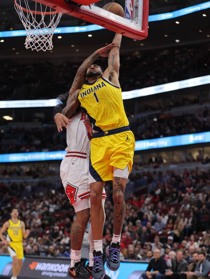 包含步行者主场不敌强敌，提前结束赛季征程的词条