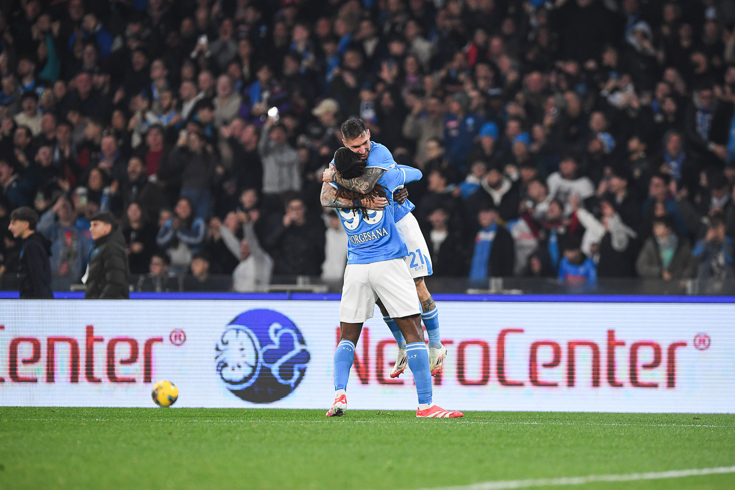 那不勒斯中场巨星突然伤退，球队欲挽败局的简单介绍