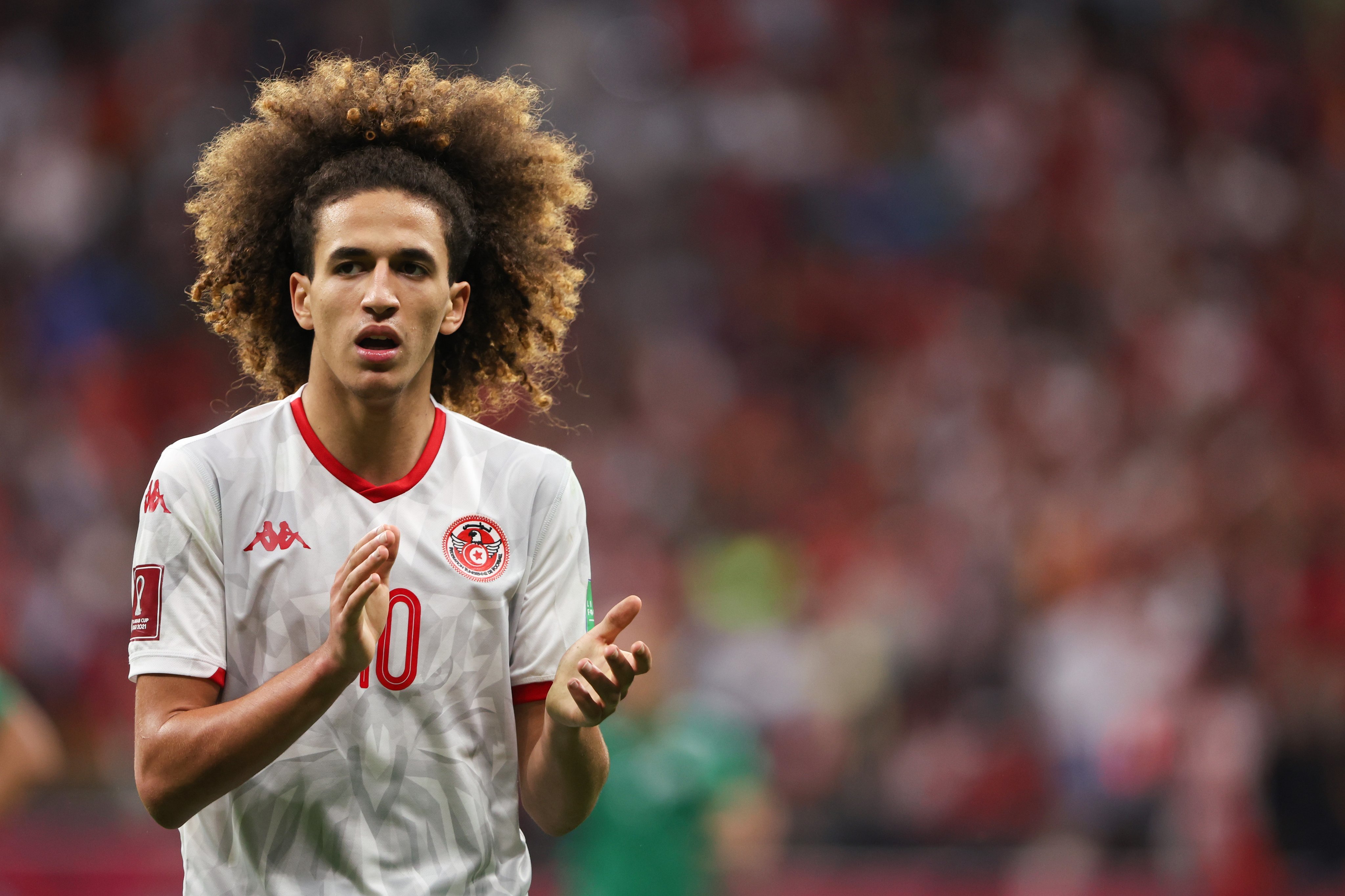 包含欧洲足球热血激荡，强队遭遇突尼斯黑马的词条