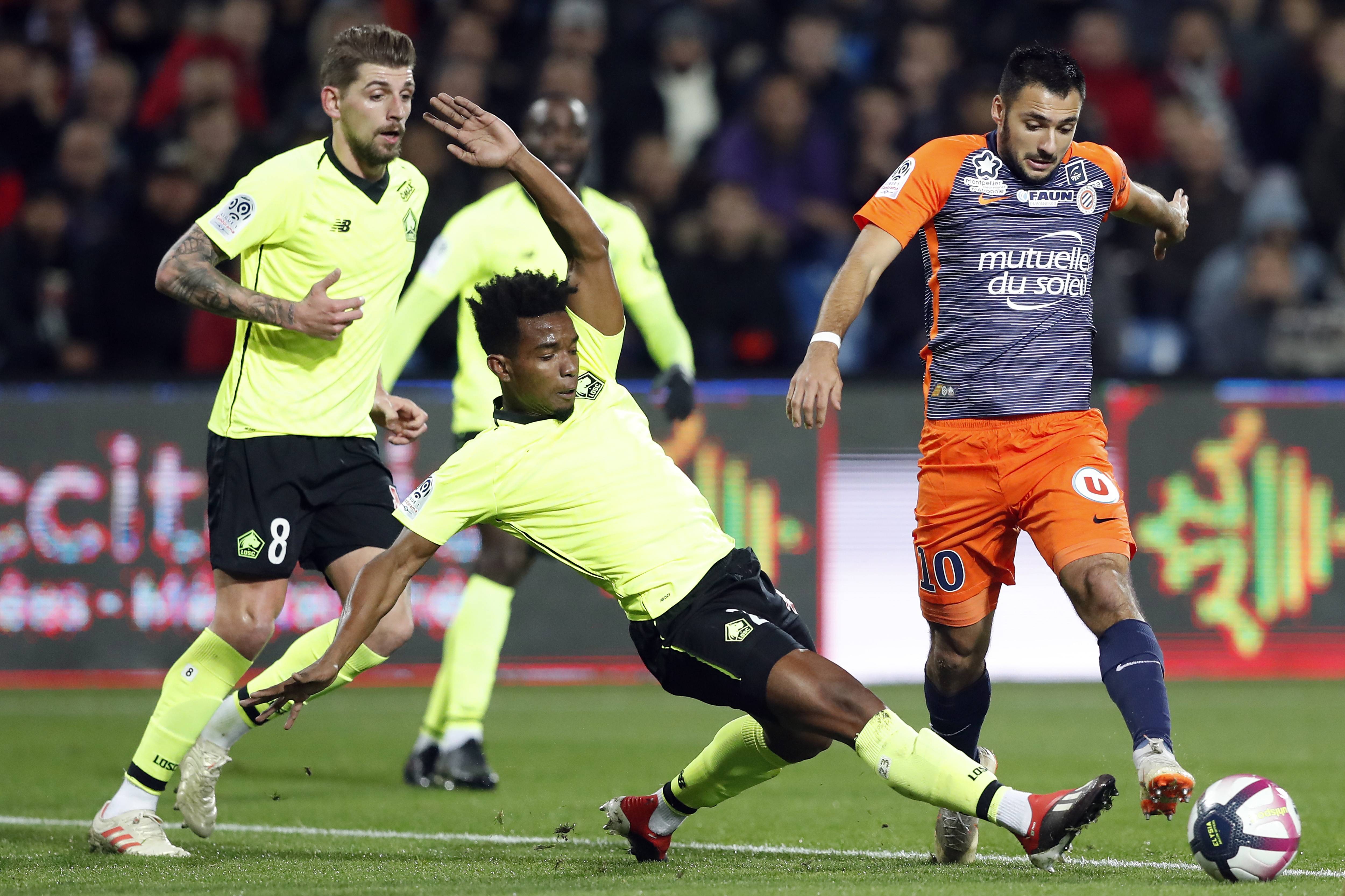 包含蒙彼利埃客场不敌南特，遭遇两连败的词条