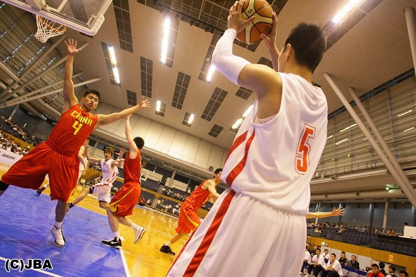 篮球天才李梅入选国家队，为备战国际篮球锦标赛