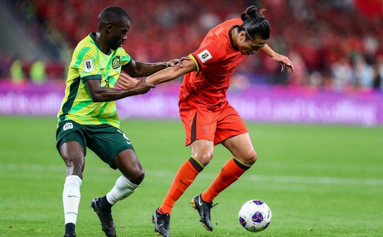 新星崭露头角！球员破门，助球队晋级的简单介绍