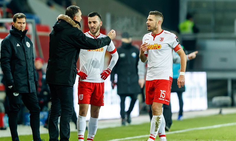 沙尔克被零封，惨败拜仁慕尼黑