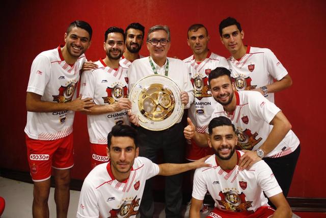 PG电子游戏-球队内讧传闻不断，主帅劝诫队员团结一心