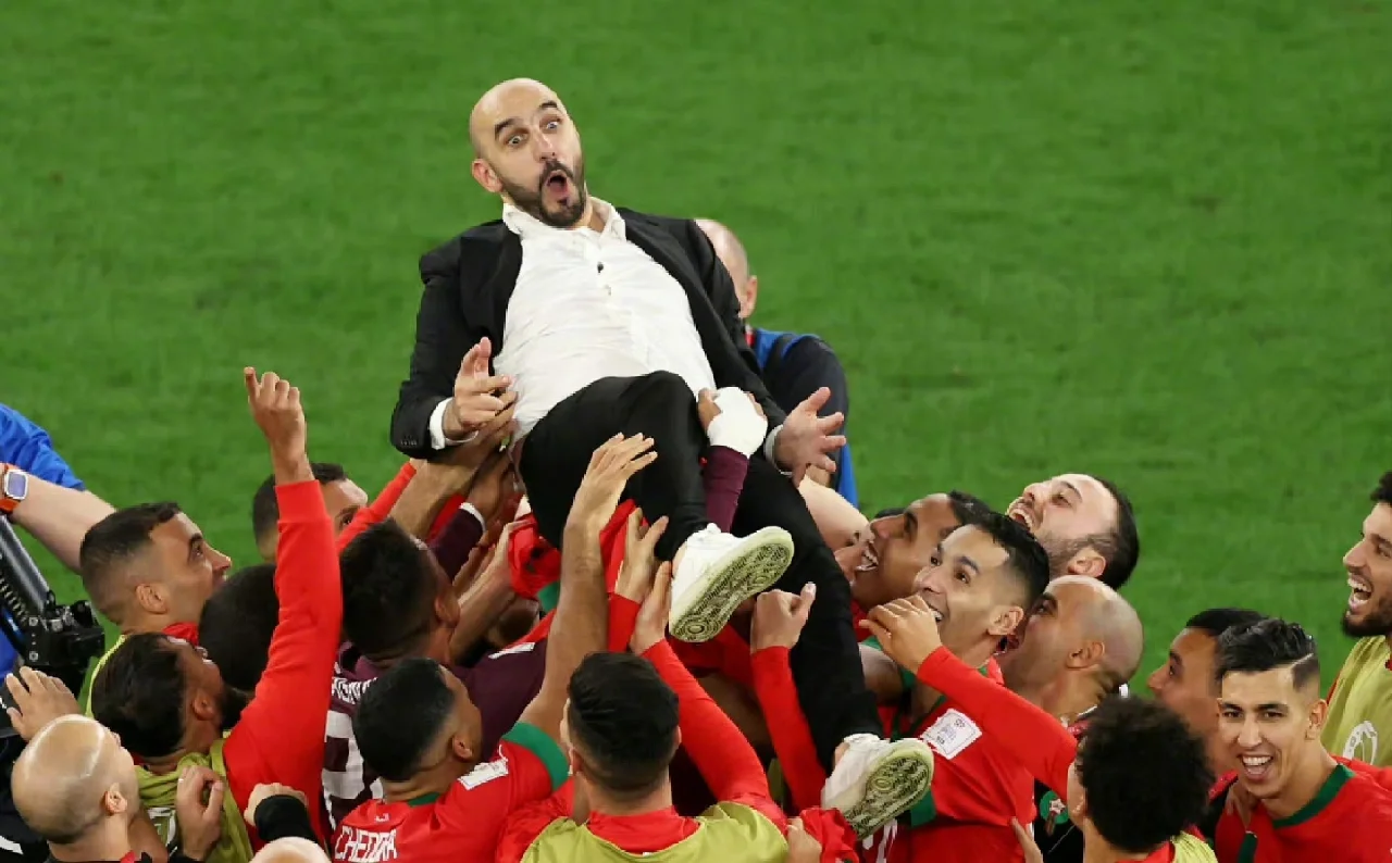 关于罗马尼亚足球队战胜强劲对手晋级八强的信息