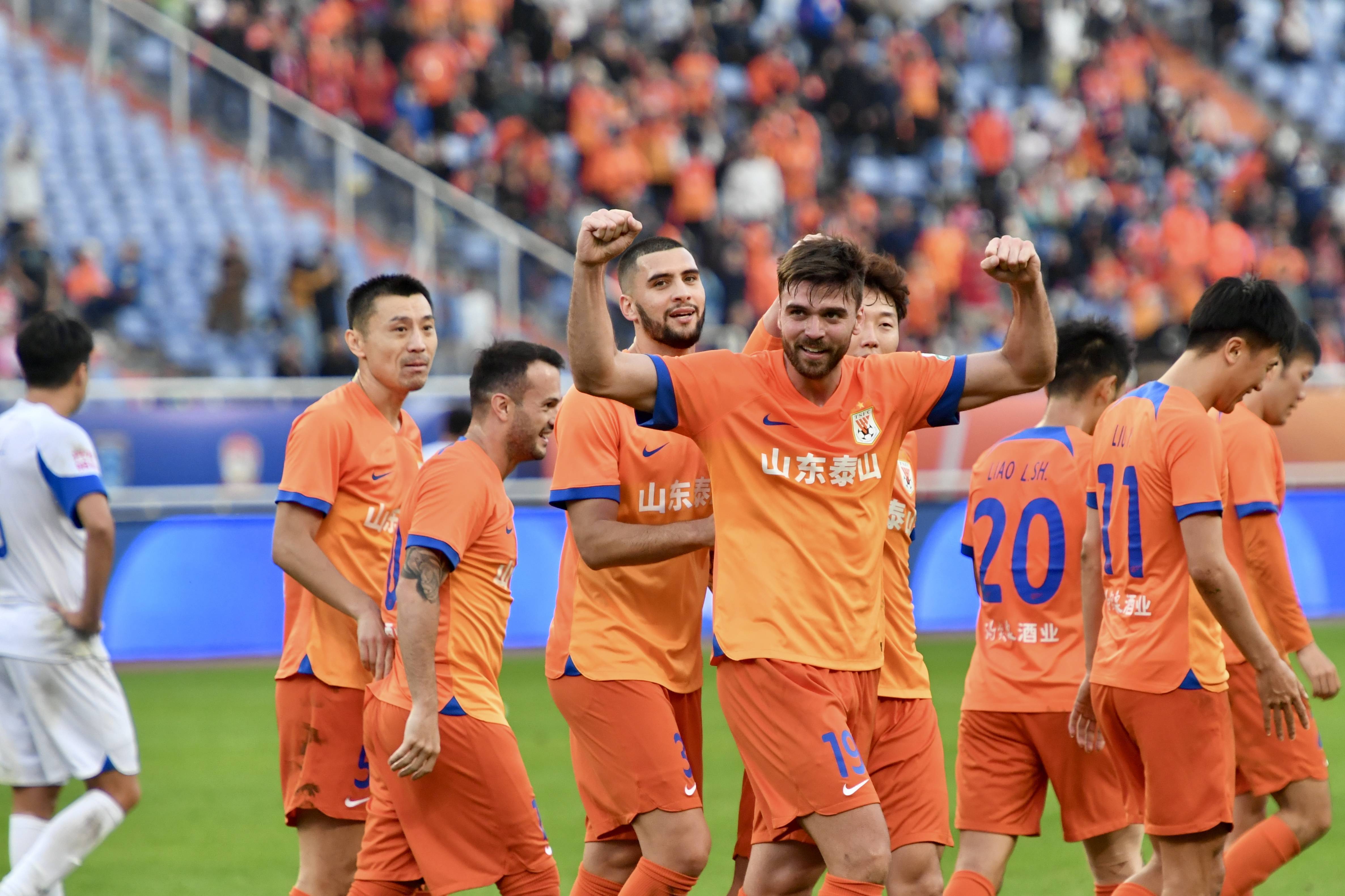 顶尖足球球队的绝地反击引发热潮