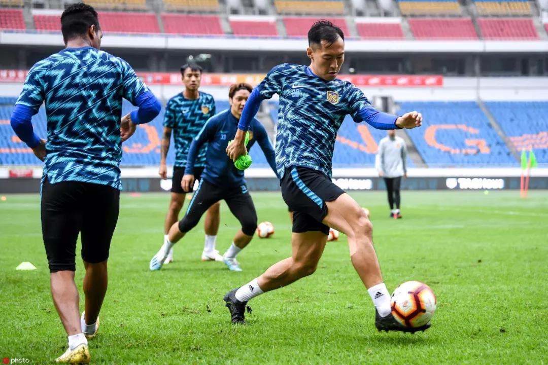 重庆斯威迎来胜利，球队整体表现亮眼的简单介绍