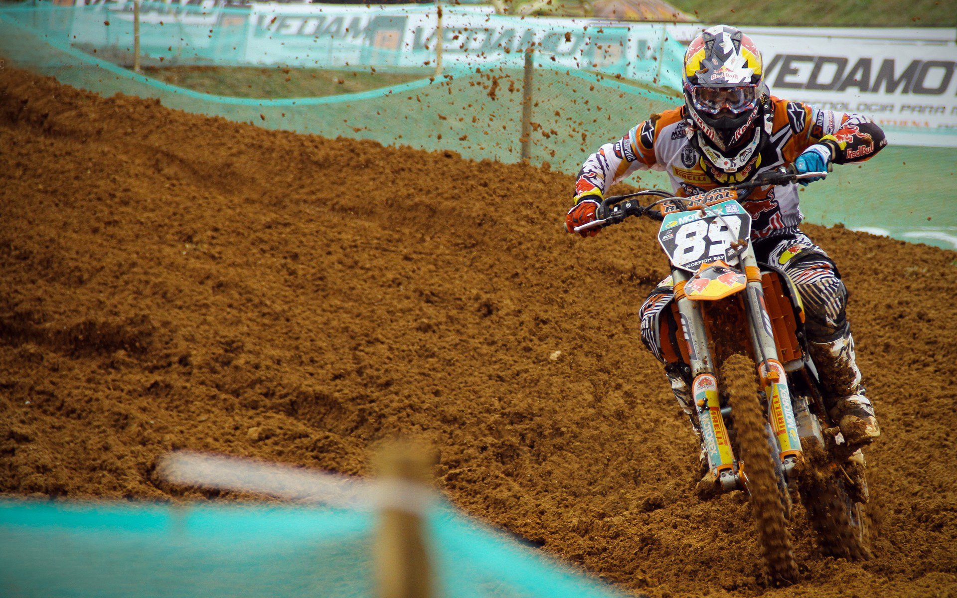 范戴克一夫当关诠释完美，智利卡塔尔鏖战诉尽足球的诗与远方