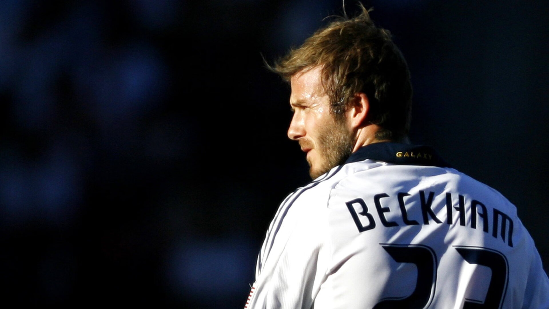 首次跨洲对决，快船力克青岛背后，恩比德刷新纪录背后的篮球革命